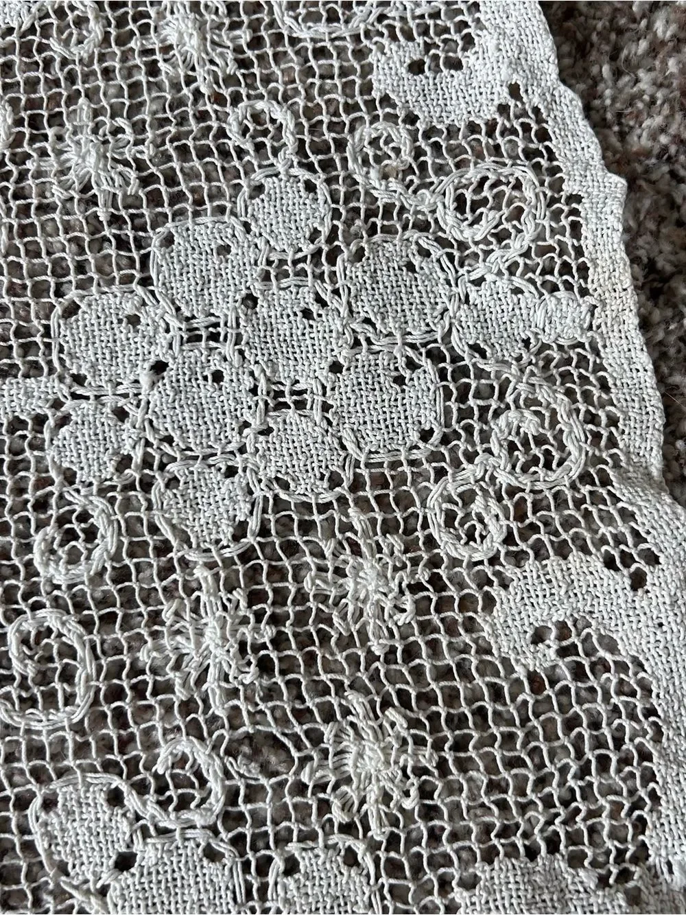 Cream Lace Crochet Round Table Doily Large 70’s Size 20 inches